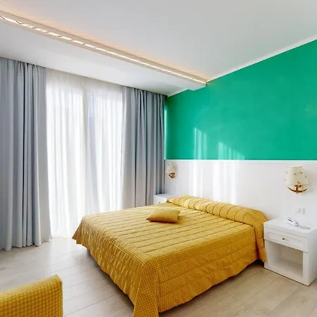 Hotell Zunino 3*