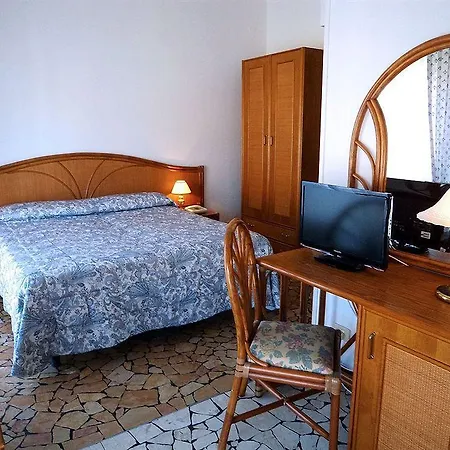 Zunino Hotell