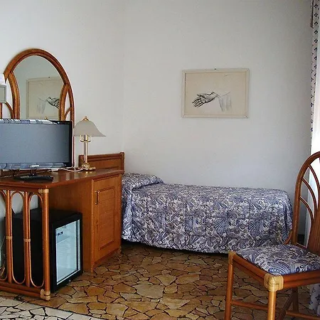 Zunino Hotell 3*