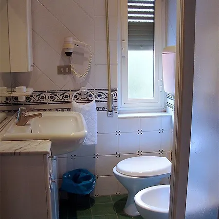 Zunino Hotell 3*