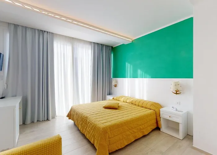 Hotell Zunino 3*