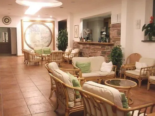 Hotell Zunino 3*
